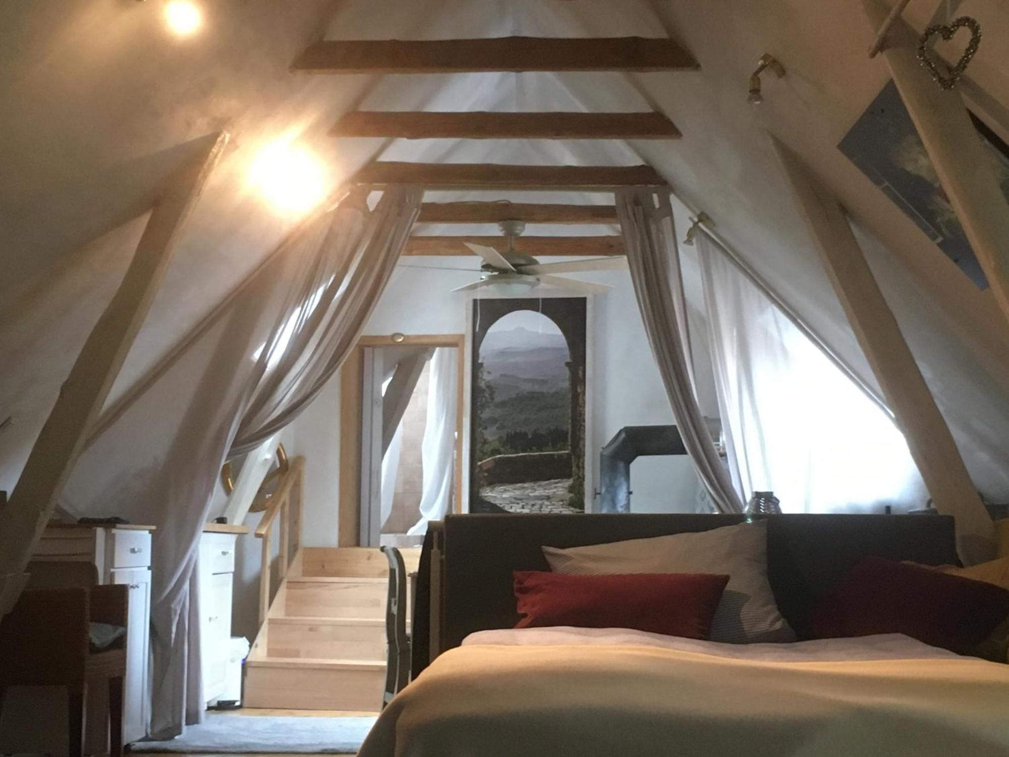Himmelbettzimmer im Klosterdorf Neustadt am Rübenberge Exterior foto